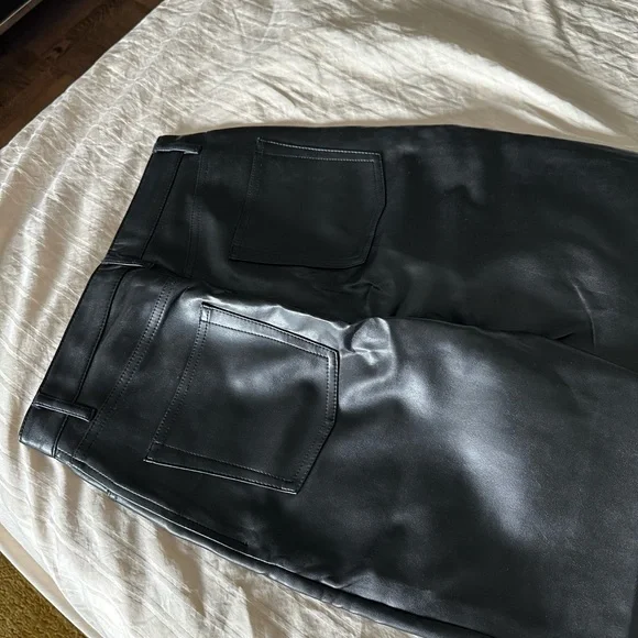 Pristine Aritzia Melina vegan leather kick pants black - Picture 5 of 6